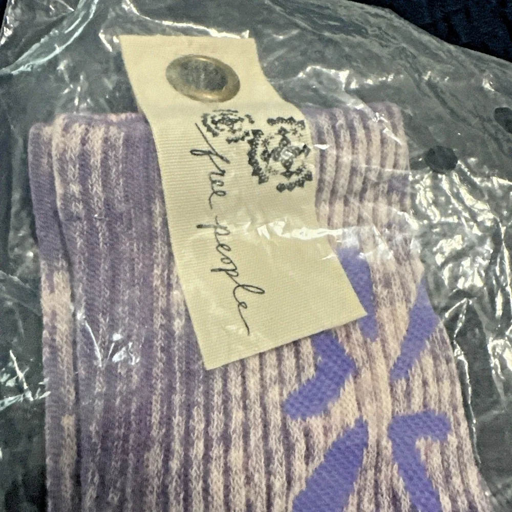 Free People Size All Lot Of Two Pairs Floral Sky Socks Tie-dye Pink & Lavender